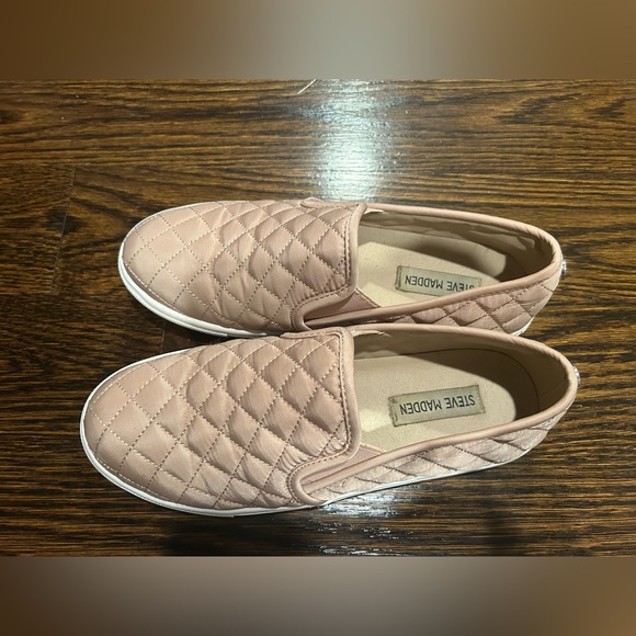 Women’s Steve Madden Ecentrcq Sneaker - Picture 5 of 7